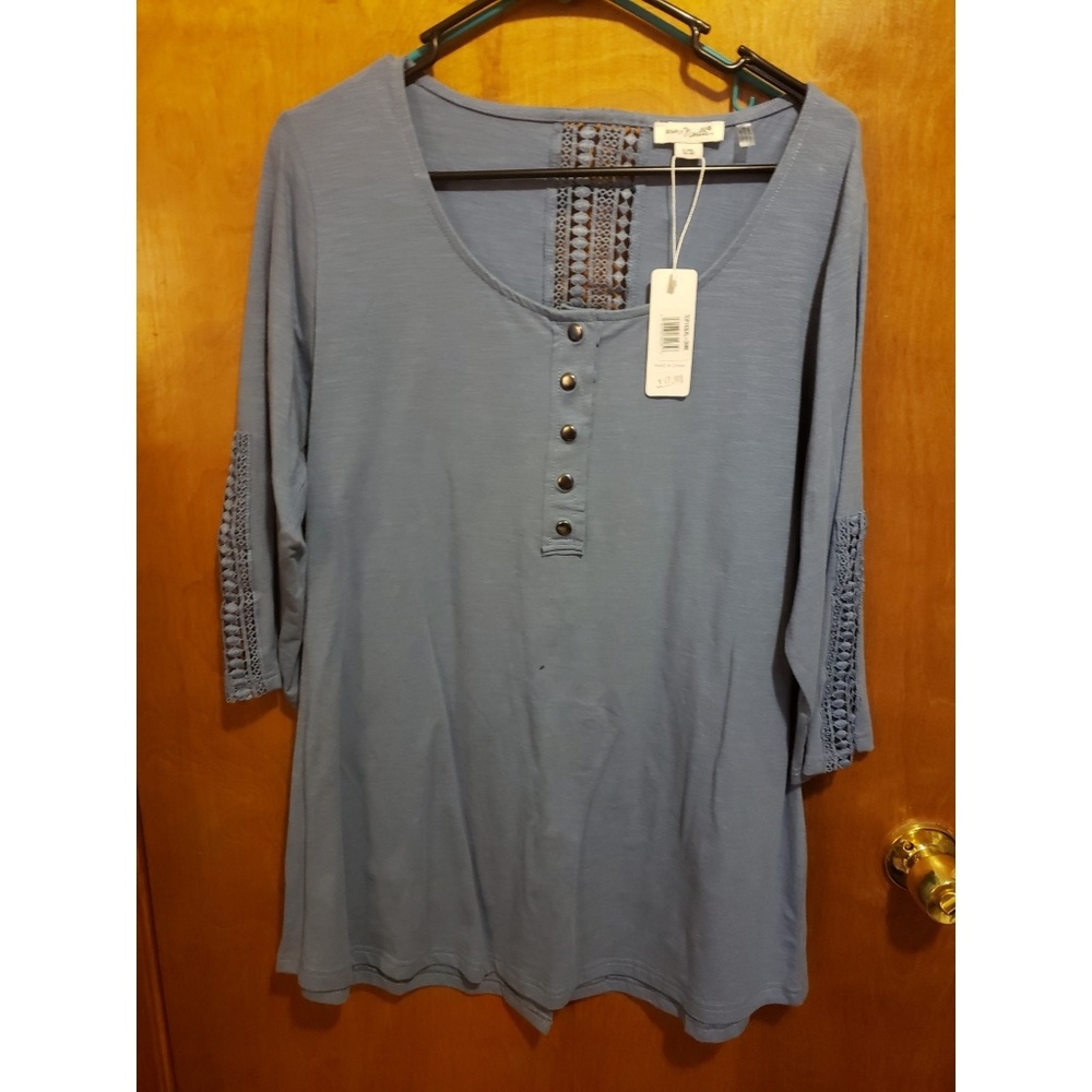 Boutique spring top
